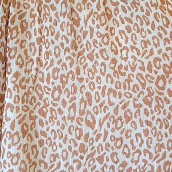 1. STATE Pink and White Leopard Print Blouse - Picture 5 of 5